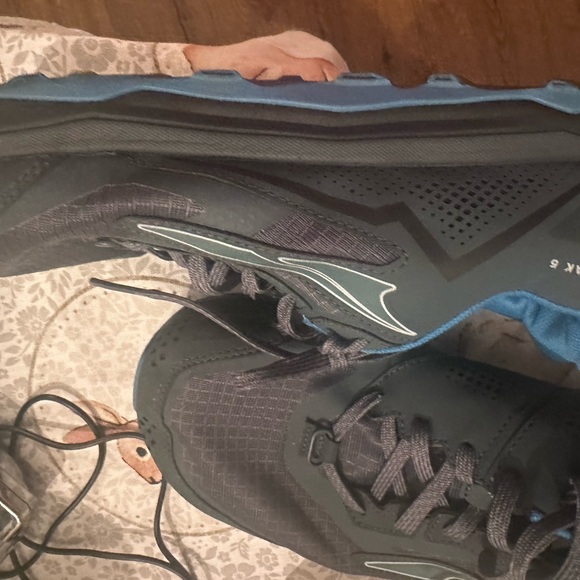 Altra - Picture 13 of 13